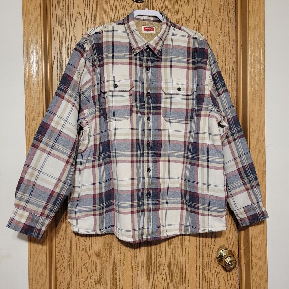 Wrangler Men's XL Cream Red Gray Plaid Longsleeves Button Up Sherpa Lined Jacket